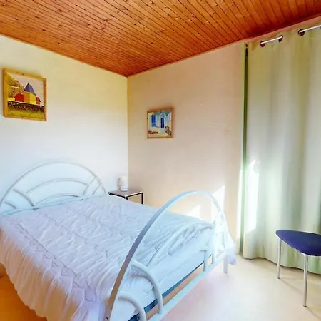 Climatise Au Calme De 8 Personnes * Constans