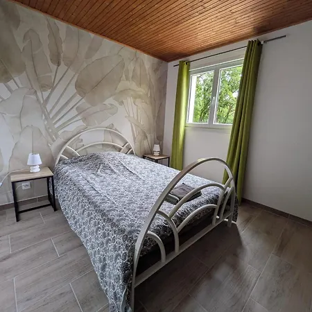 Climatise Au Calme De 8 Personnes Nyaraló *